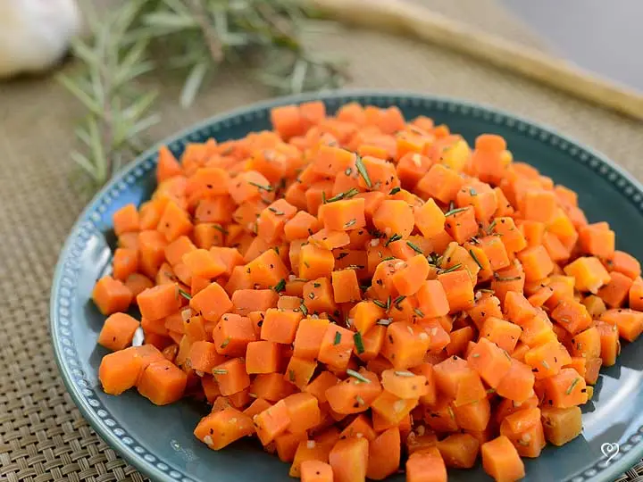 Rosemary Garlic Carrots