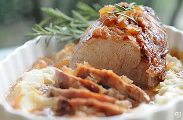 SWEET AND SAVORY PORK ROAST WITH MASHED POTATOES