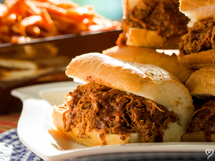 Pulled Pork Bbq Sandwiches On French Rolls Dream Dinners